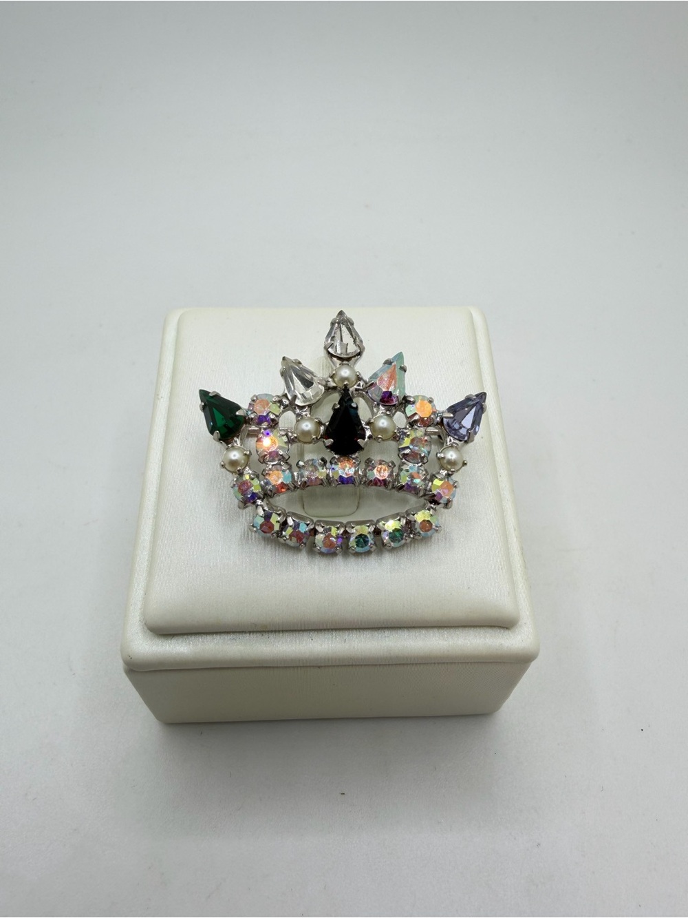 Vintage B. David Signed Purple/Red/Green, AB rhinestone, Faux pearl brooch/pin!